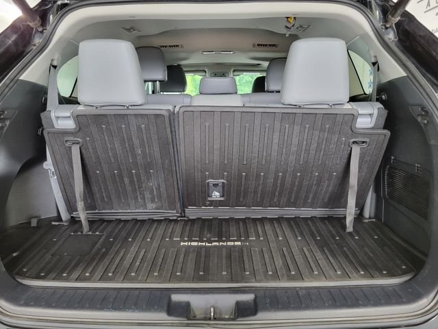 Used 2020 Black Toyota XLE image 26