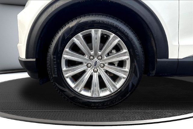 Used 2020 White Ford Limited image 35