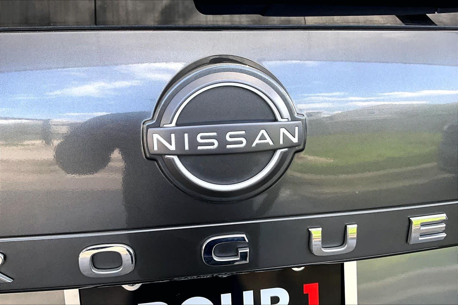 Certified Used 2022 Gun Metallic Nissan SV image 30