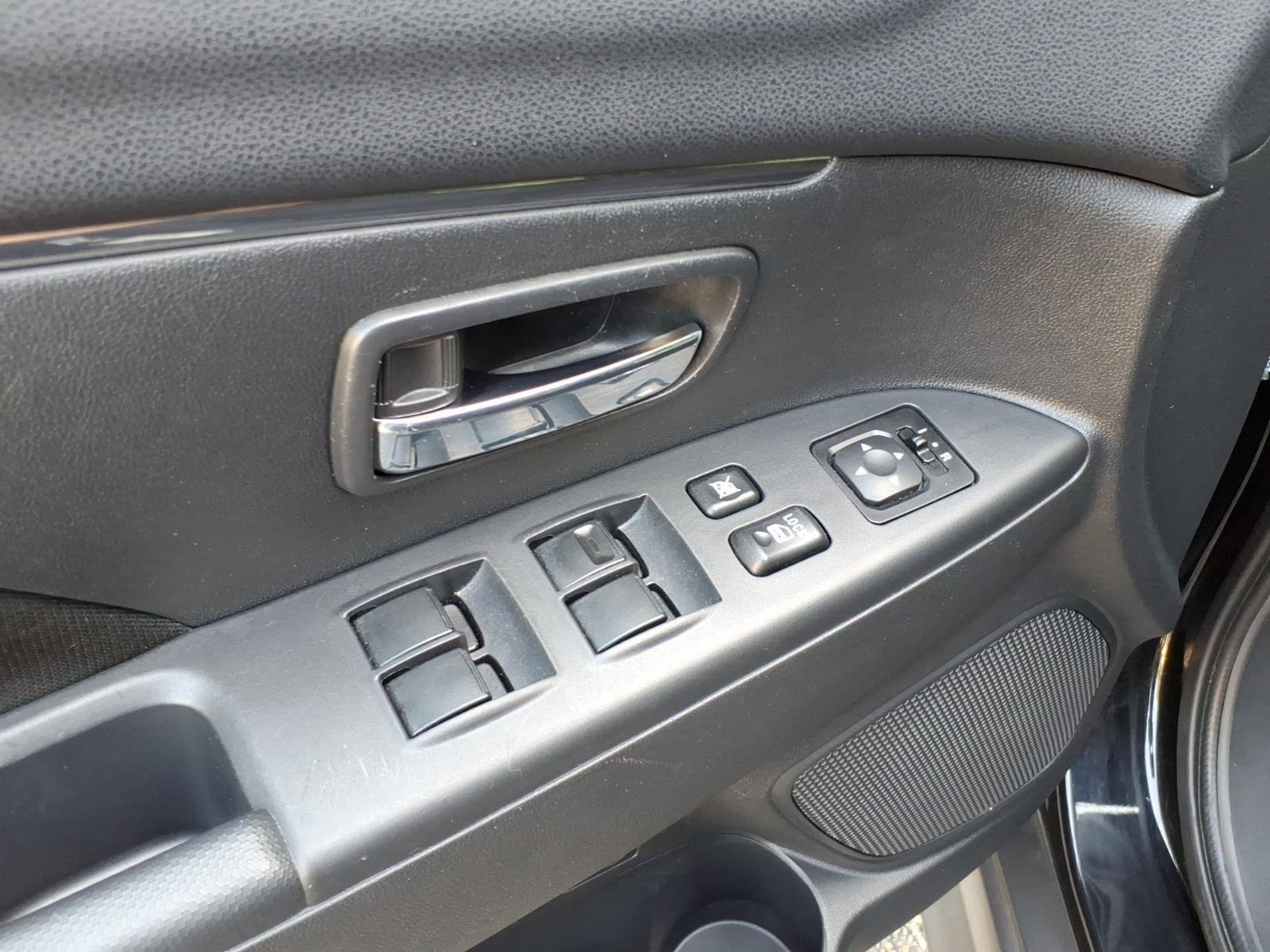 Used 2025  MITSUBISHI  image 16