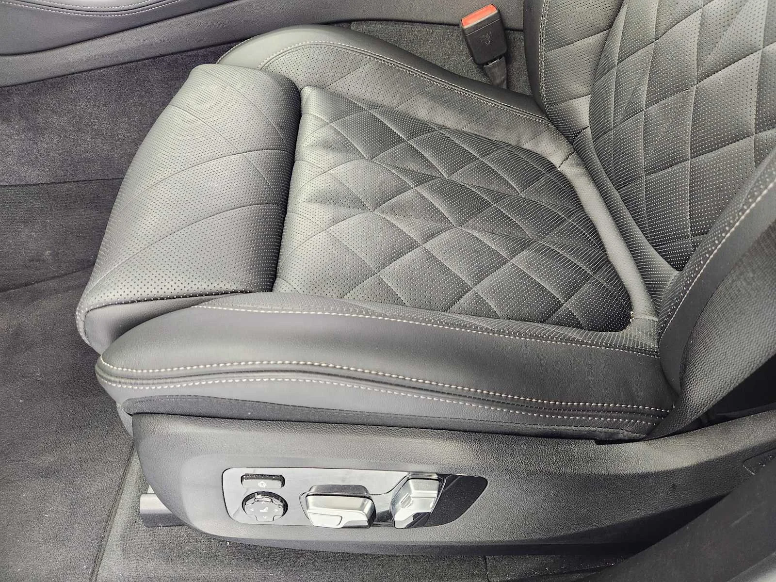 Used 2024 Brooklyn Grey Metallic BMW sDrive40i image 18