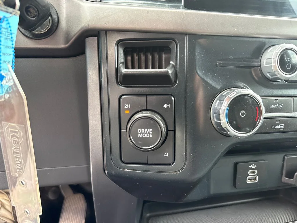 Used 2025 Silver Ford XLT image 21