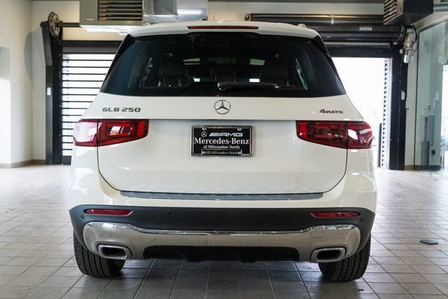 Used 2026 White Mercedes-Benz GLB 250 image 7