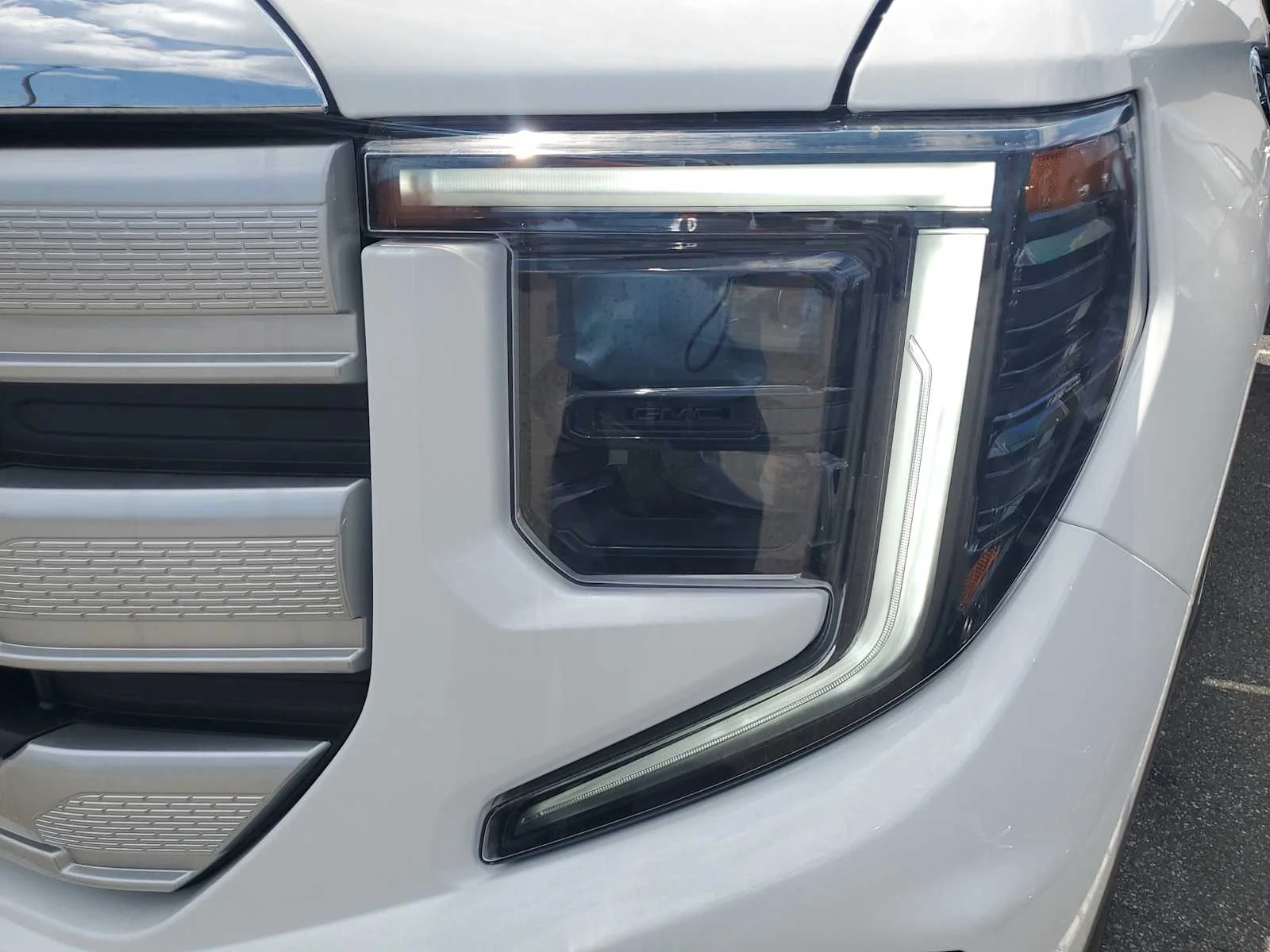 New 2026 Summit White GMC SLE image 21