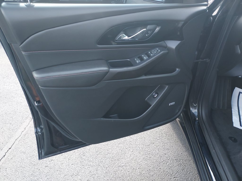 Used 2022 MOSAIC BLACK METALLIC Chevrolet RS image 12