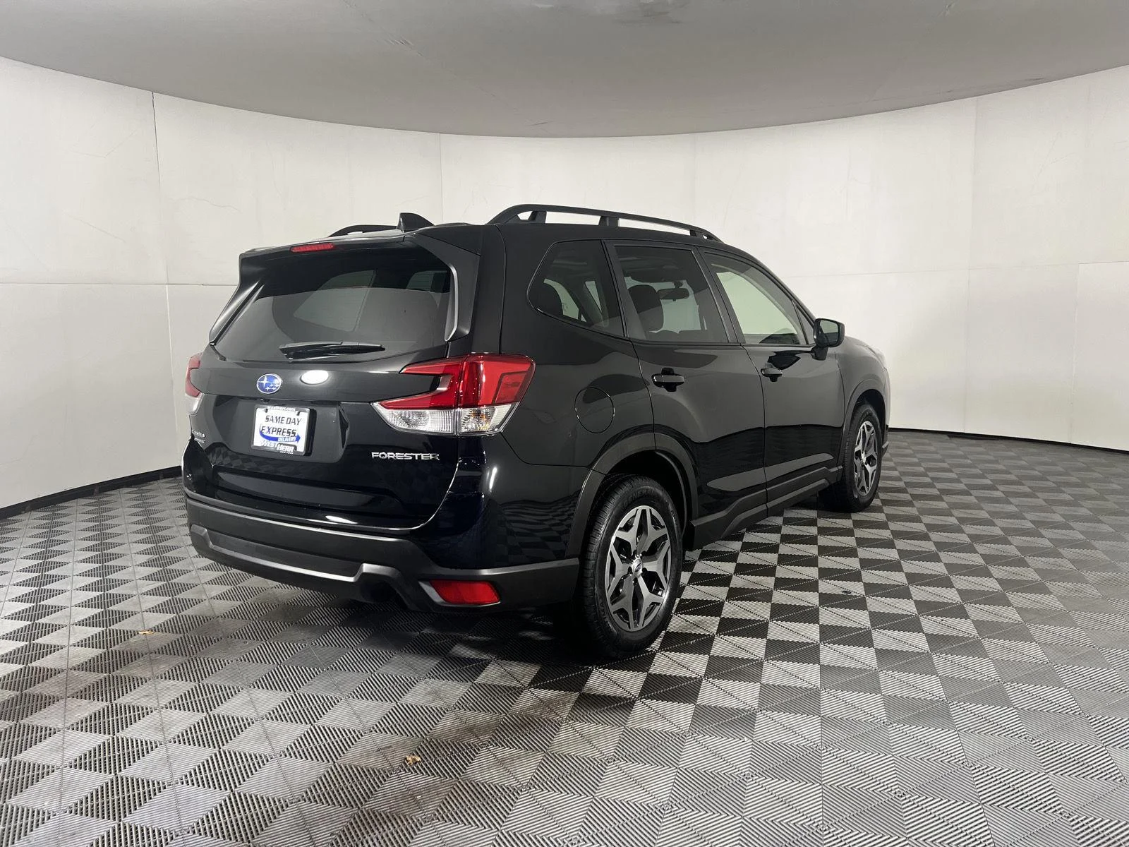 Used 2024 Crystal Black Silica Subaru Premium image 22
