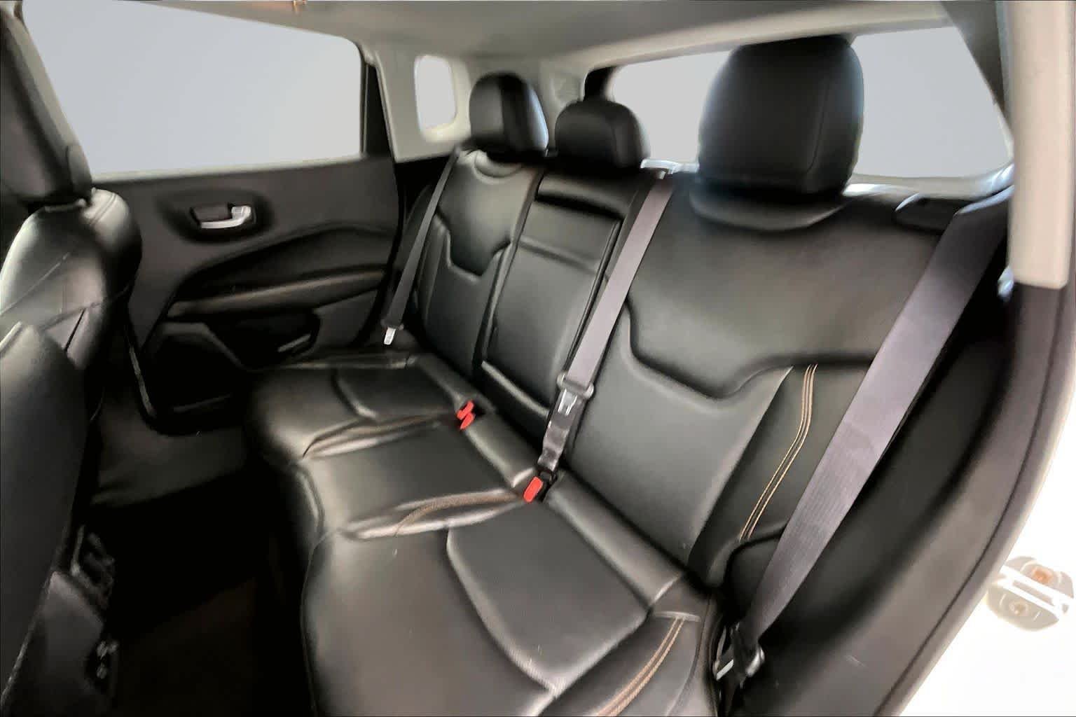 Used 2018 White Clearcoat Jeep Limited image 13