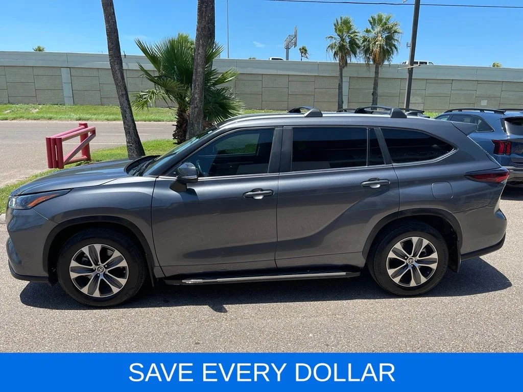 Used 2024 Gray Toyota XLE image 3