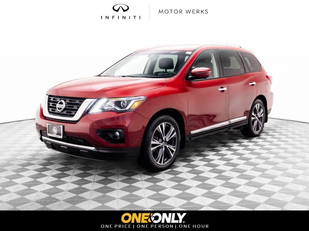 2017 Nissan Pathfinder Platinum 4WD's photo