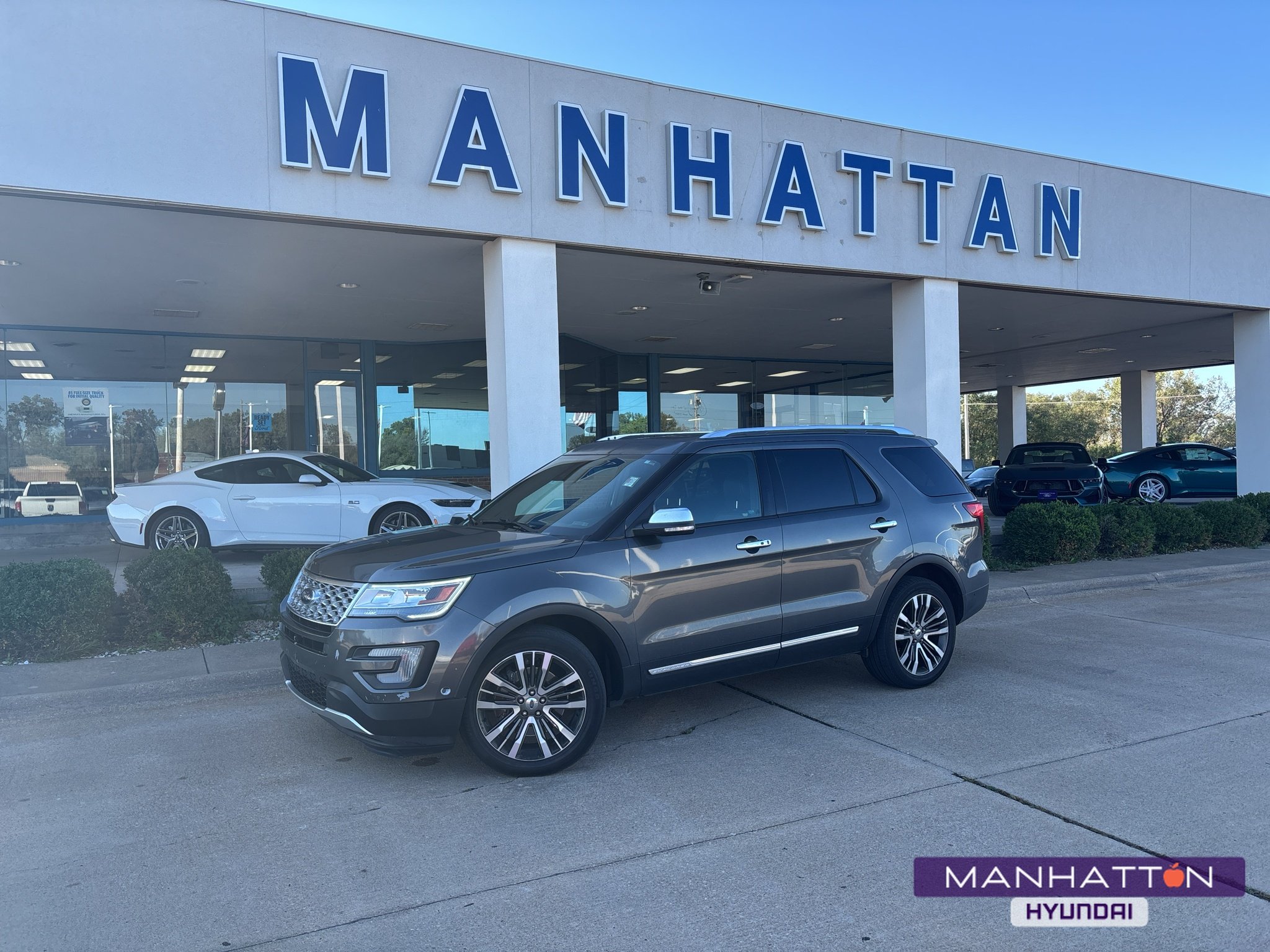 Used 2017 Magnetic Metallic Ford Platinum image 1