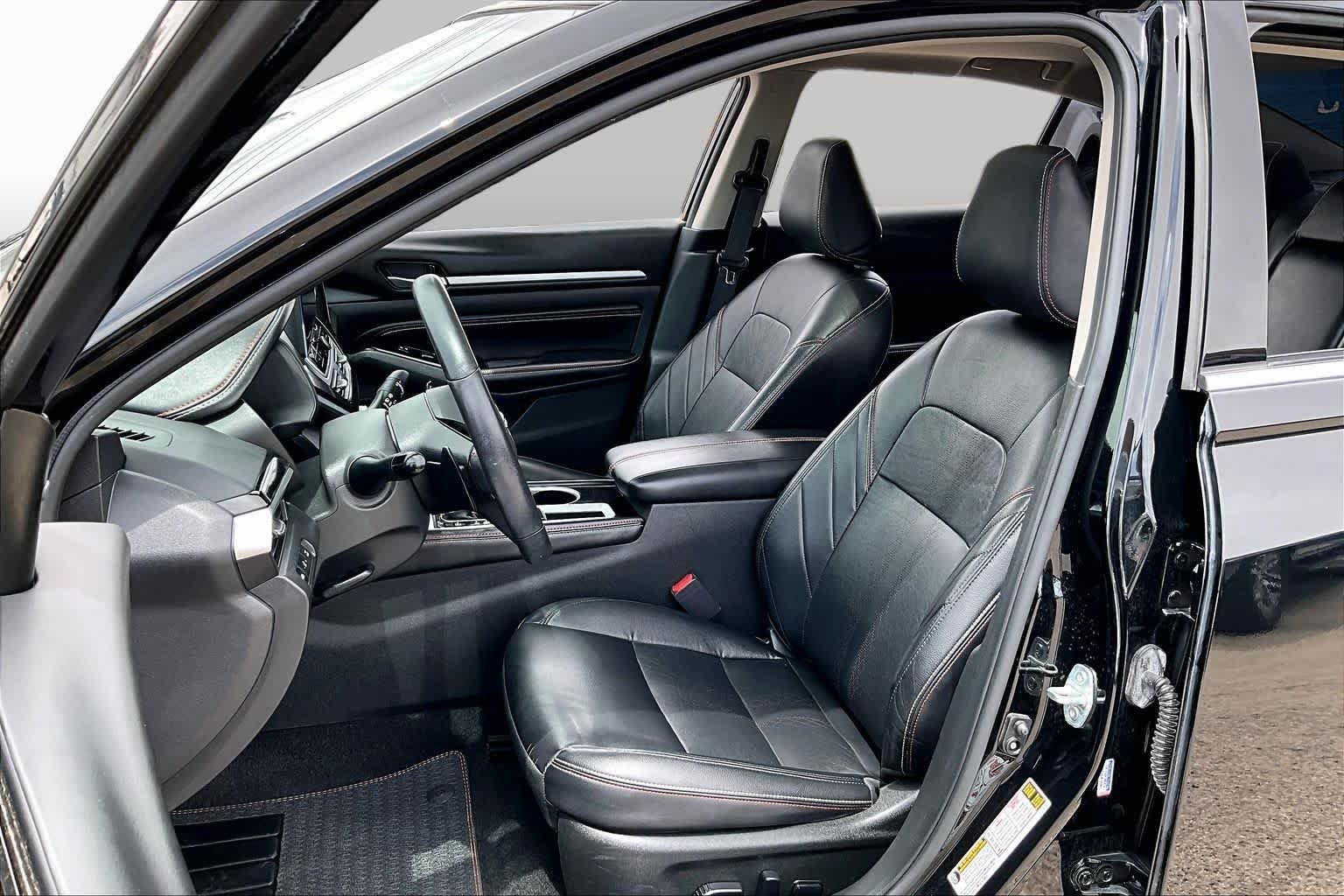 Used 2023 Black Nissan 2.5 SR image 8