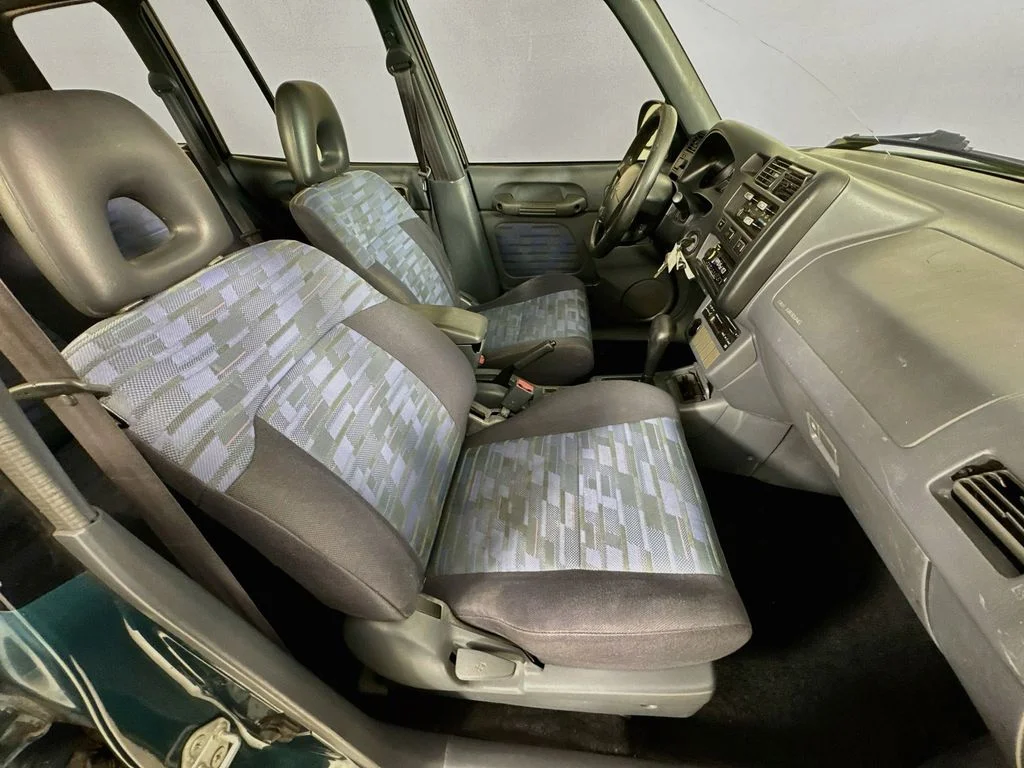 Used 1997  Toyota Base image 29