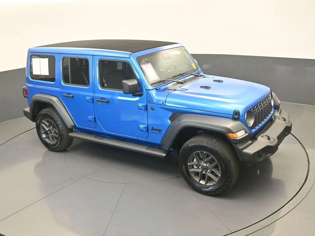 Used 2025 Hydro Blue Pearl Coat Jeep Sport S image 47