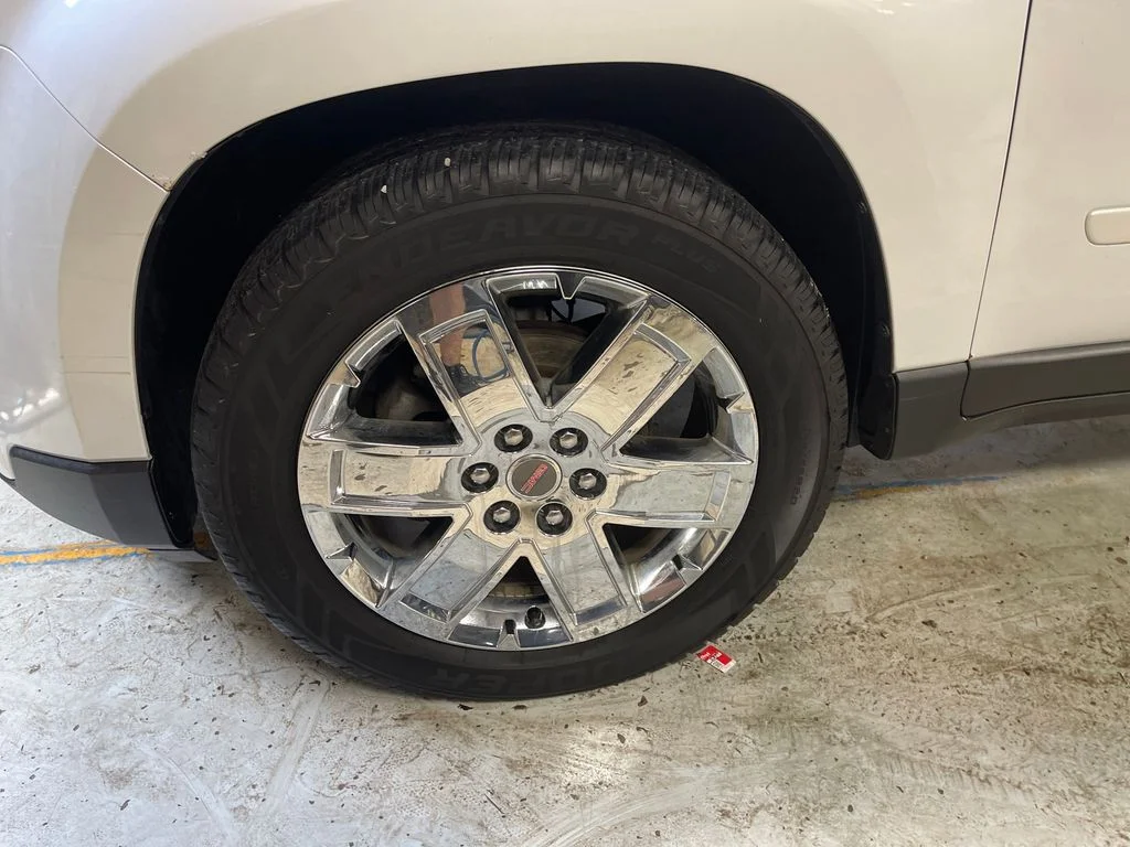 Used 2017 White GMC Limited image 11