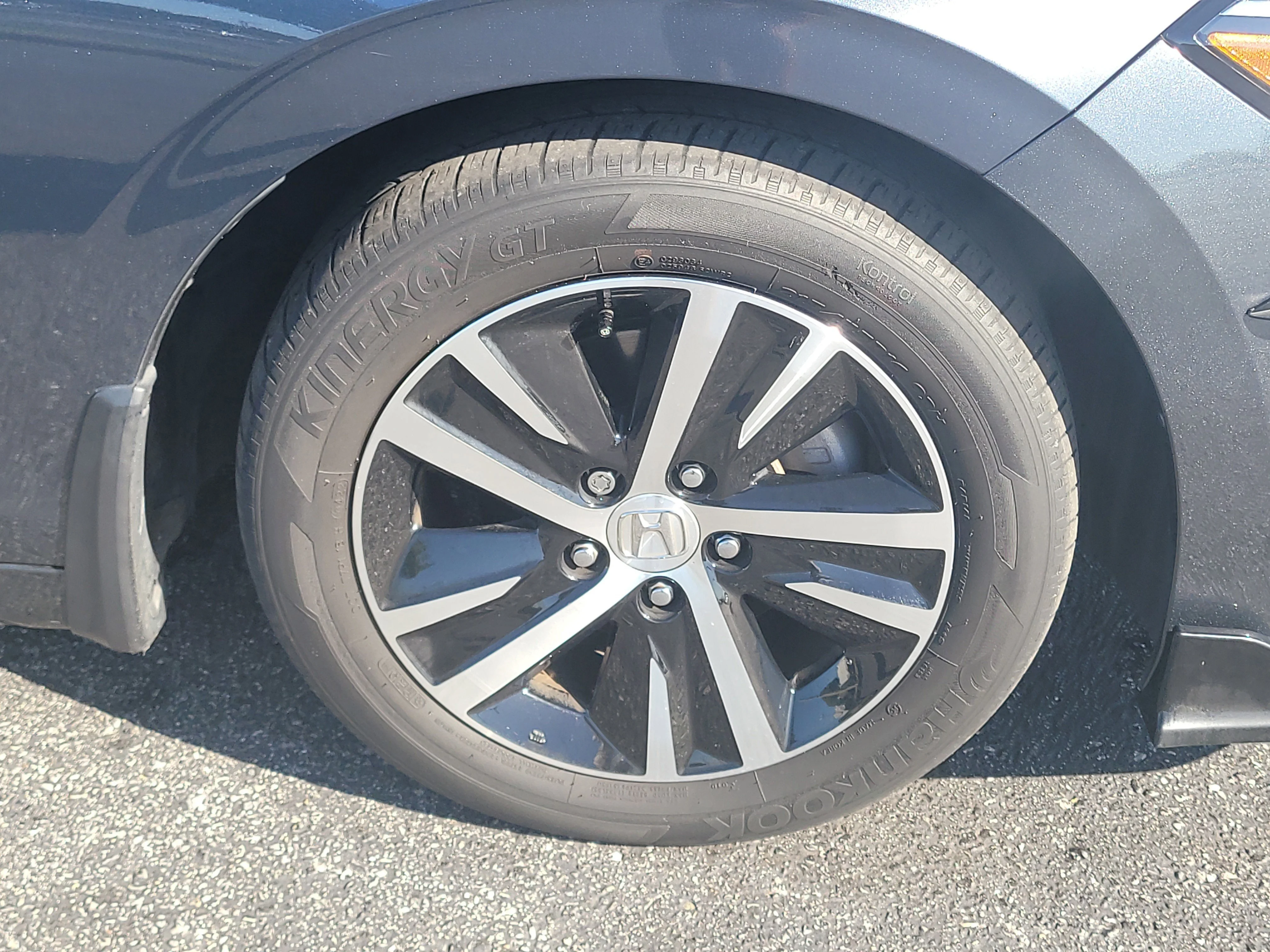 Used 2023 Meteorite Gray Metallic Honda LX image 9