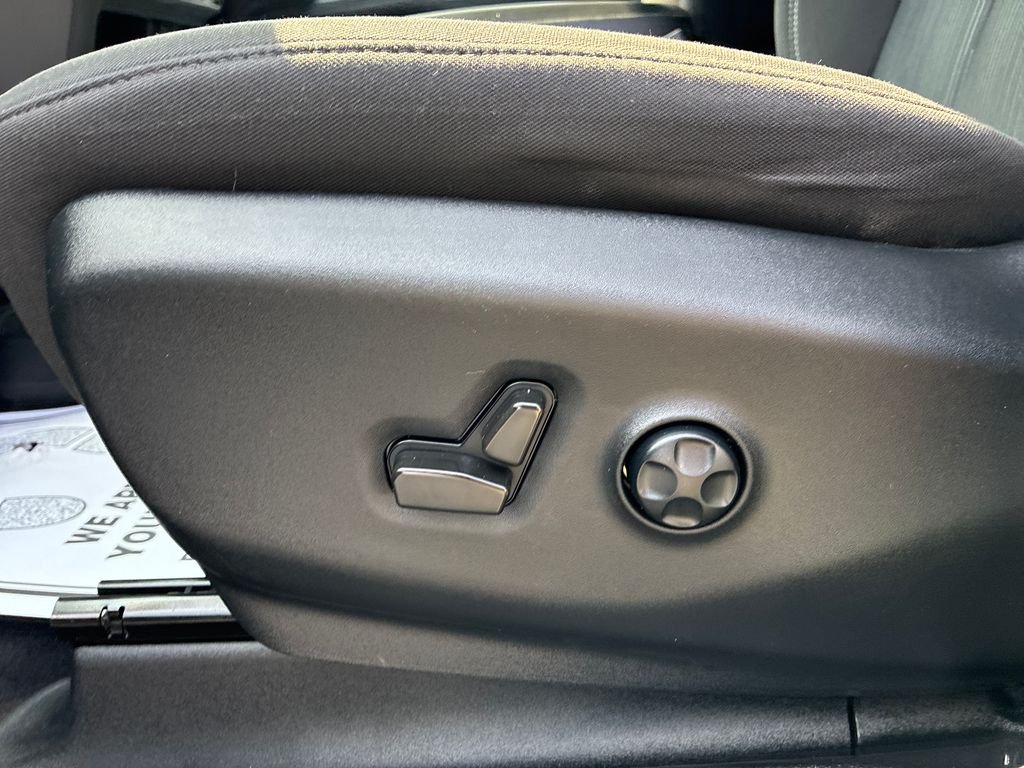 Used 2022 Gray Chrysler Touring image 4