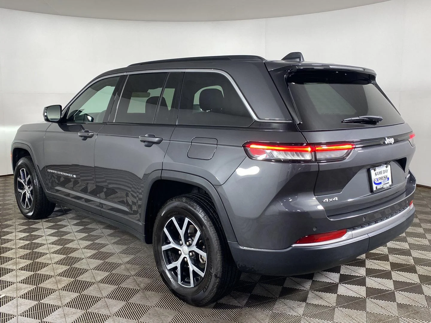 Used 2026 Baltic Gray Metallic Clearcoat Jeep Limited image 4