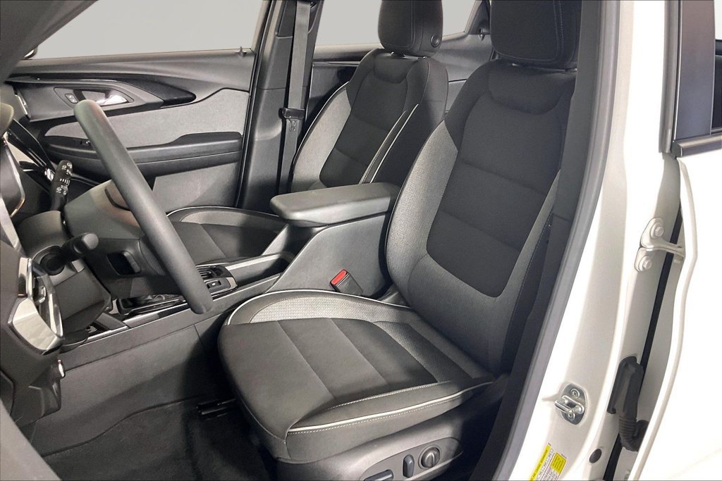 Used 2023 White Chevrolet LT image 18
