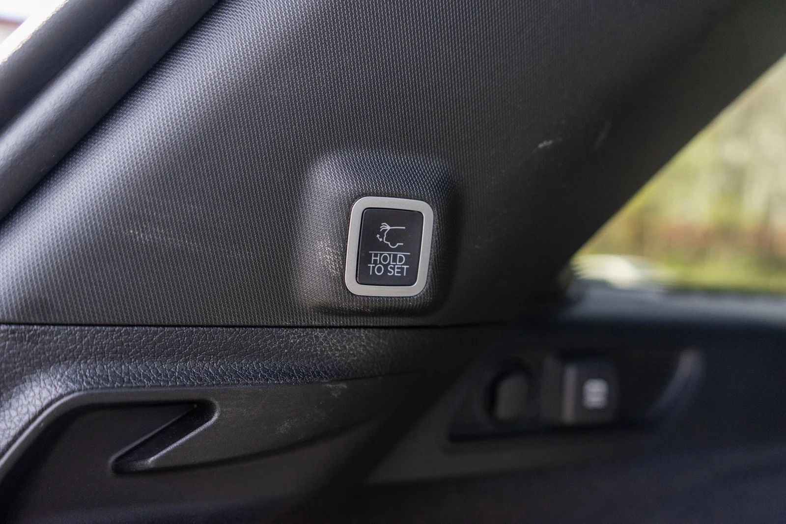 Used 2023 Midnight Sky Jeep Overland image 10