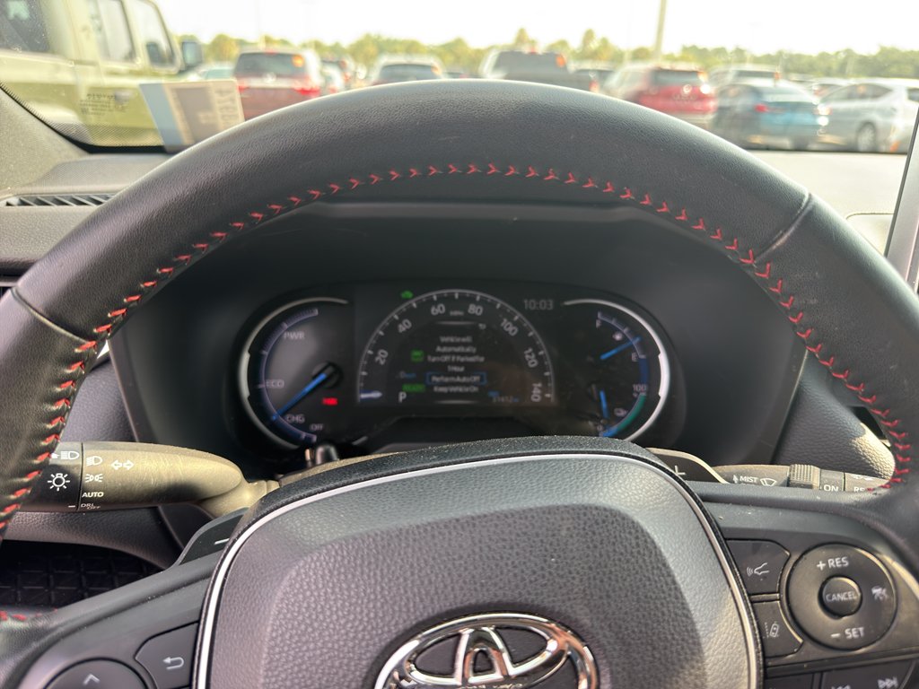 Used 2022 Supersonic Red/Midnight Black Metallic Toyota XSE image 5