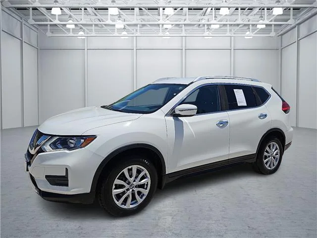 Used 2017 Glacier White Nissan SV Front-wheel Drive image 1