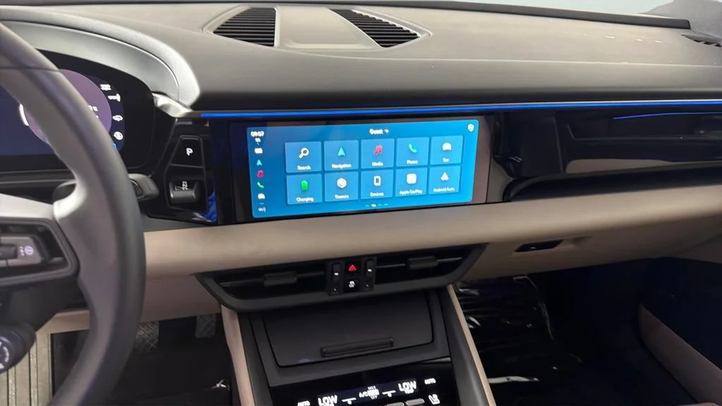 2025 Porsche Macan Base - Photo 21