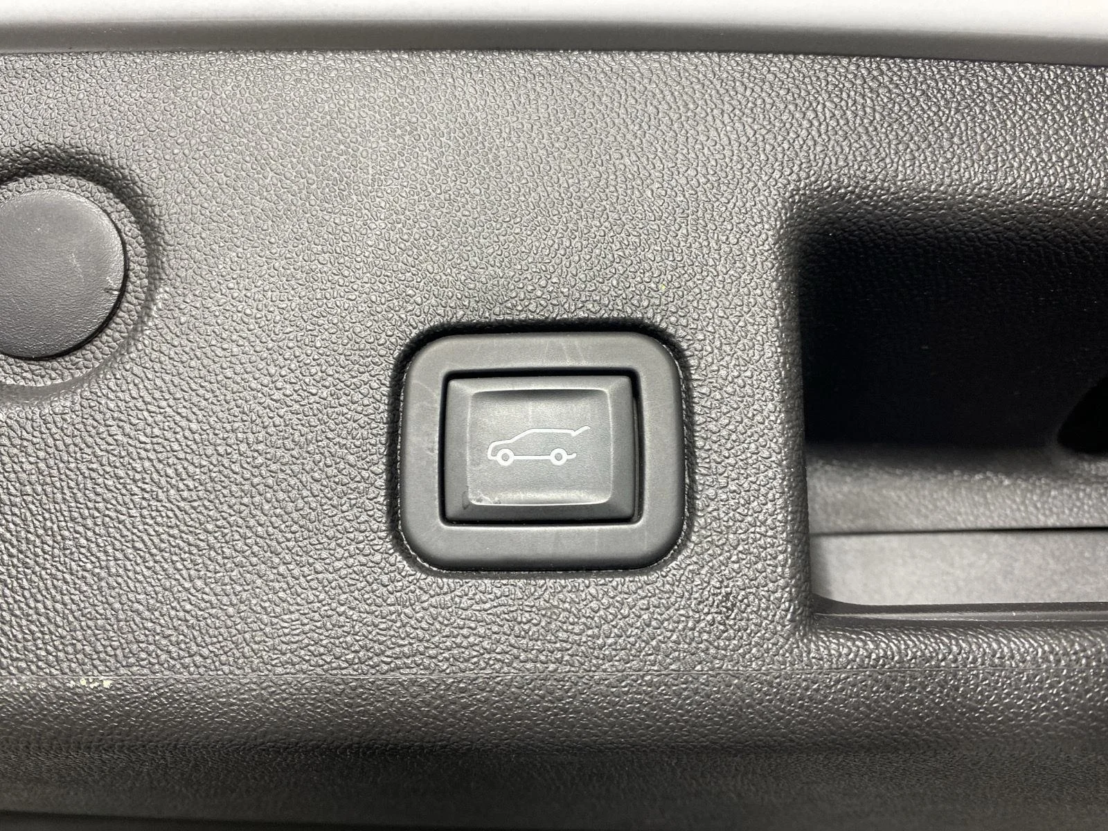 Used 2021 Summit White Chevrolet LT image 26
