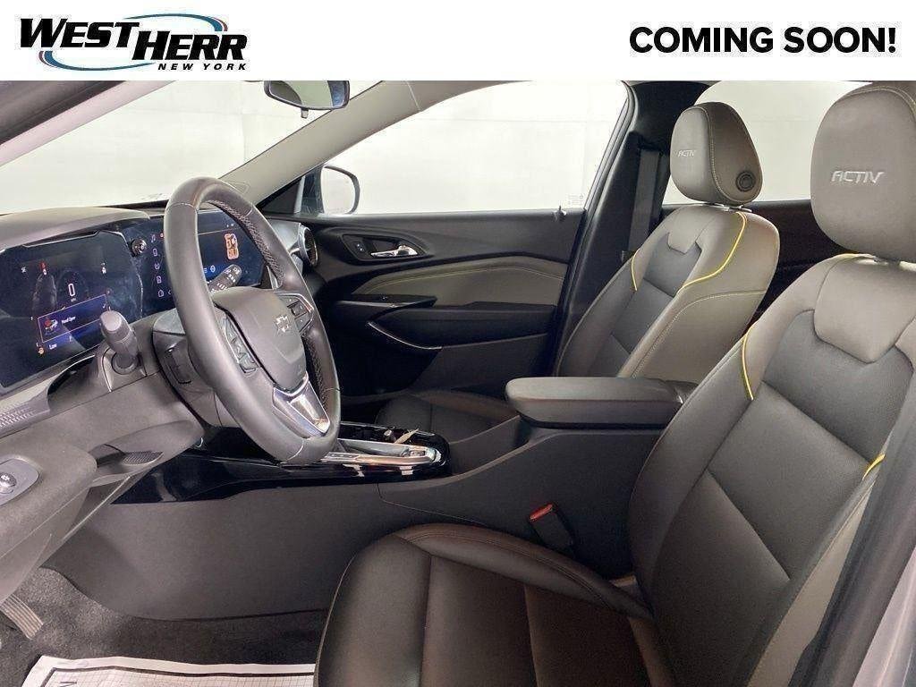 Used 2025 Sterling Gray Metallic Chevrolet FWD ACTIV image 39
