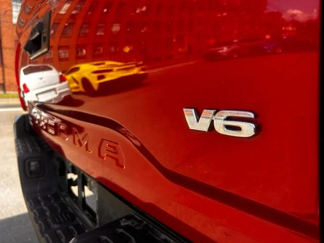 Used 2020 Red Toyota SR5 image 10