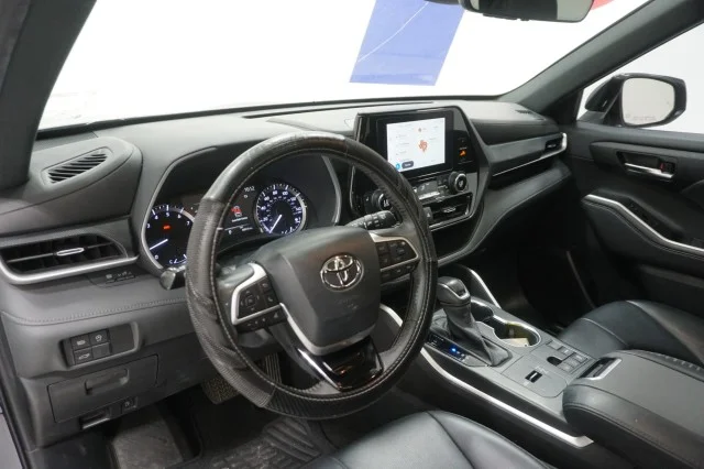 Used 2023  Toyota XSE image 18