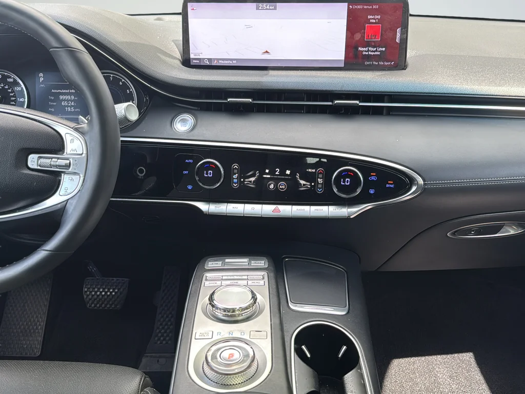 Used 2023 Silver Genesis 2.5T image 13