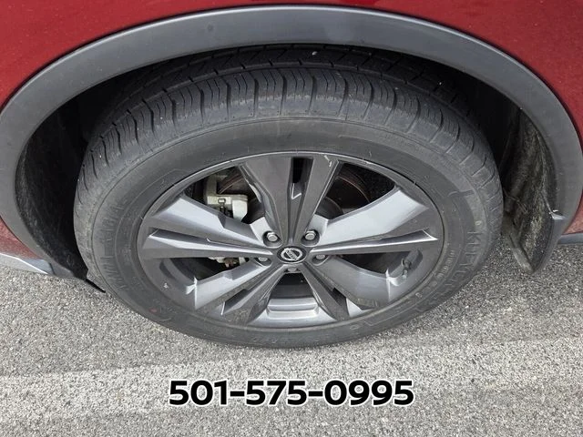 Used 2021 Red Nissan Platinum image 8
