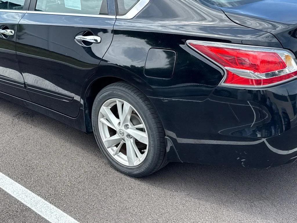 Used 2015 Black Nissan 2.5 SL image 19