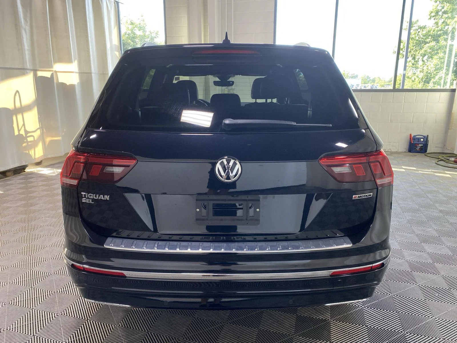 Used 2020 Deep Black Pearl Volkswagen SEL Premium R-Line image 13