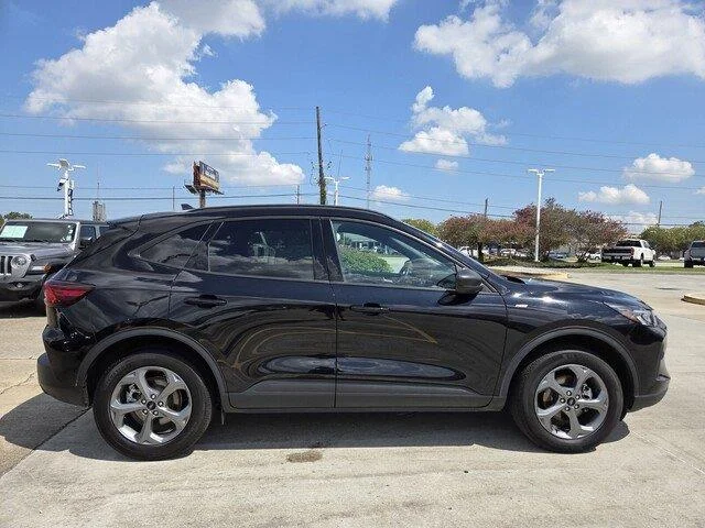 Used 2025 Agate Black Metallic Ford ST-Line image 6