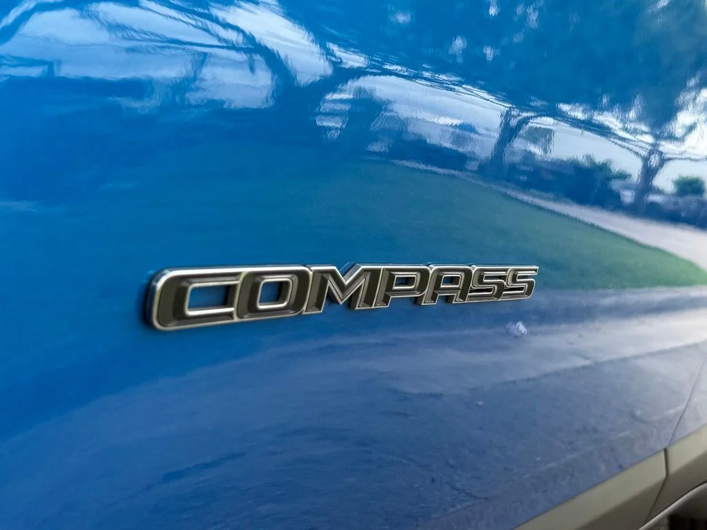 Certified Used 2019 Blue Jeep Latitude image 31