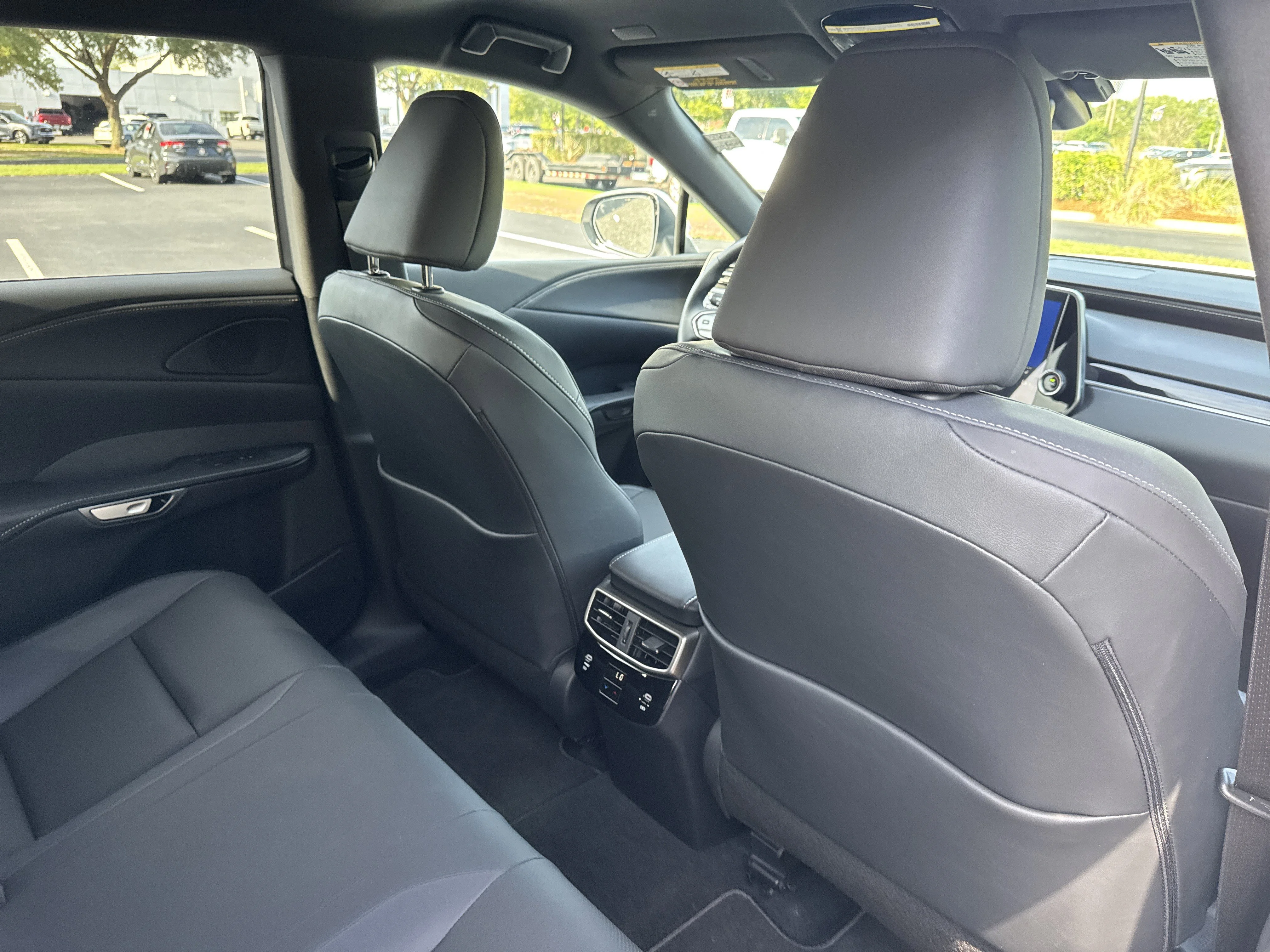 Used 2025  Lexus  image 31