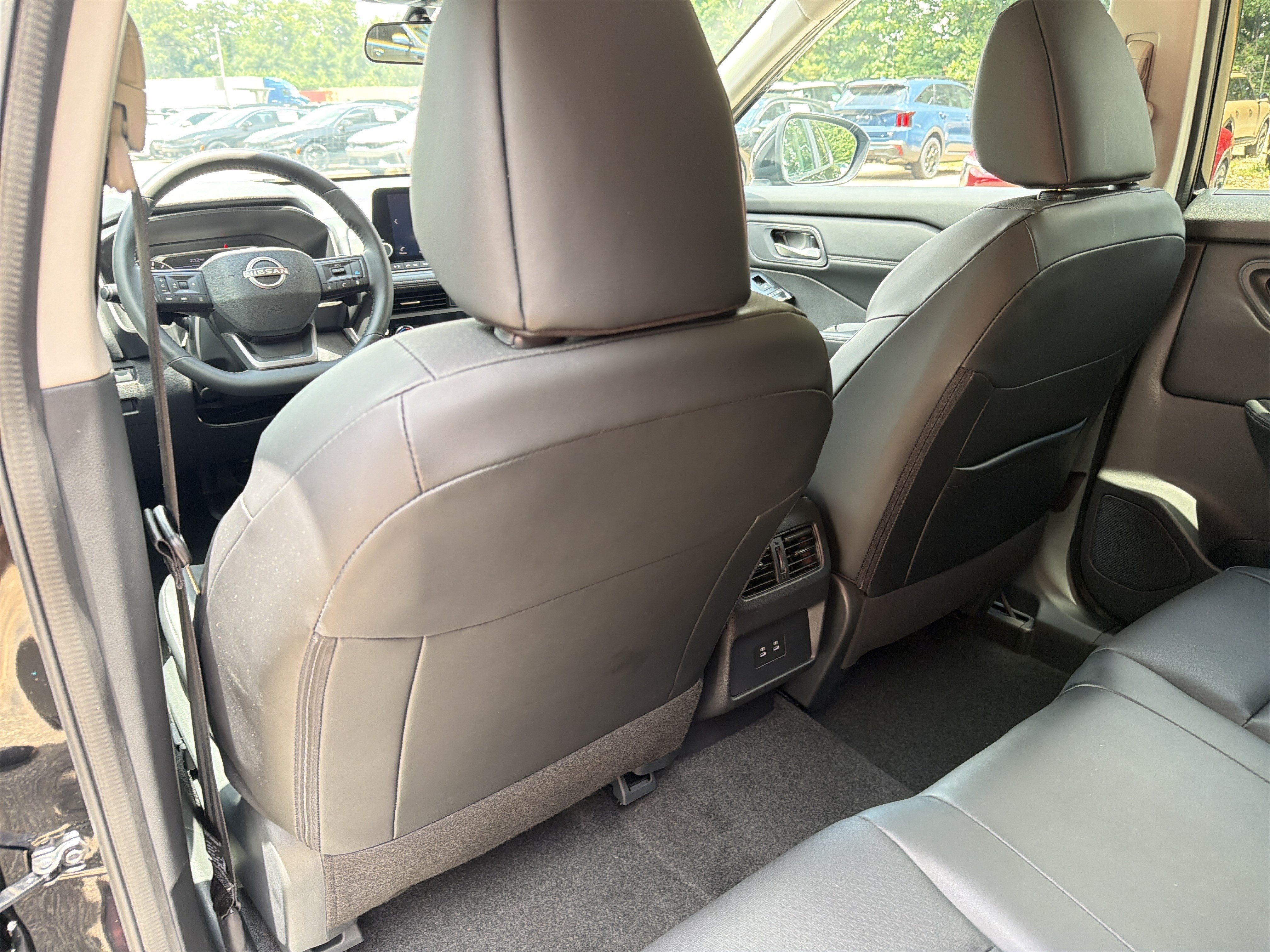 Used 2025 Super Black Nissan SV image 21