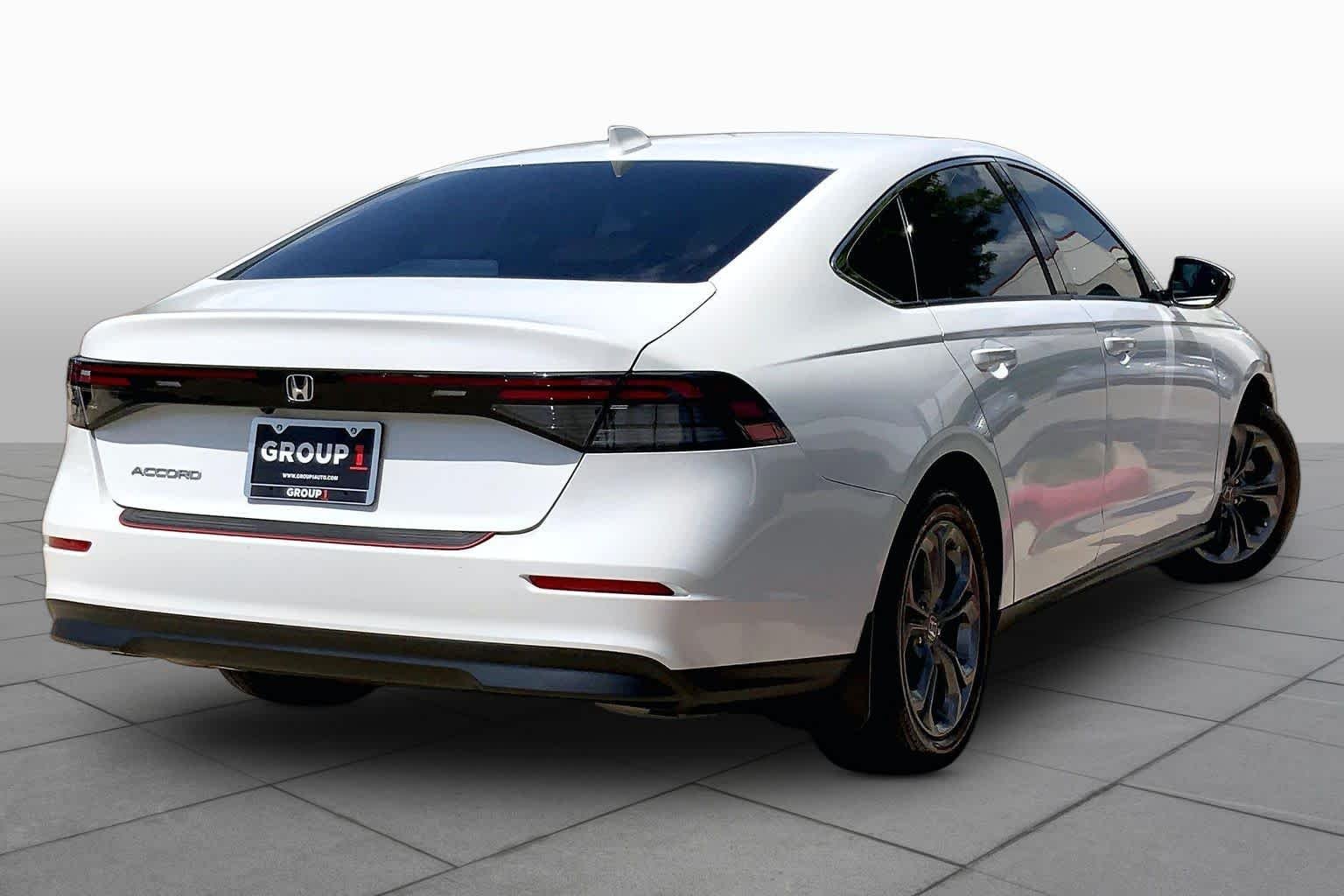 Used 2024 Platinum White Pearl Honda EX image 13