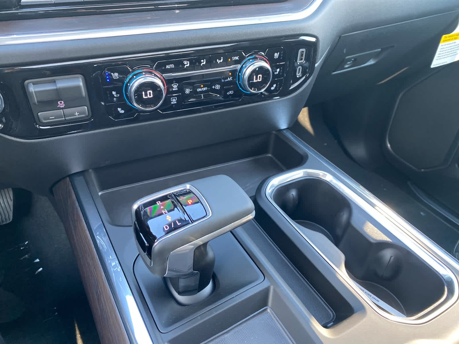2026 GMC Sierra 1500 SLT - Photo 18