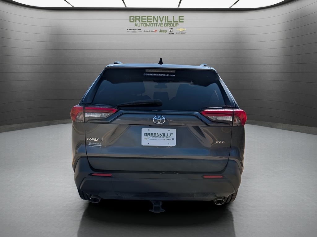 Used 2020 Magnetic Gray Metallic Toyota XLE image 6