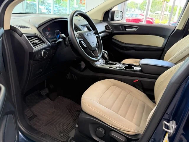 Used 2017 Blue Ford SE image 6