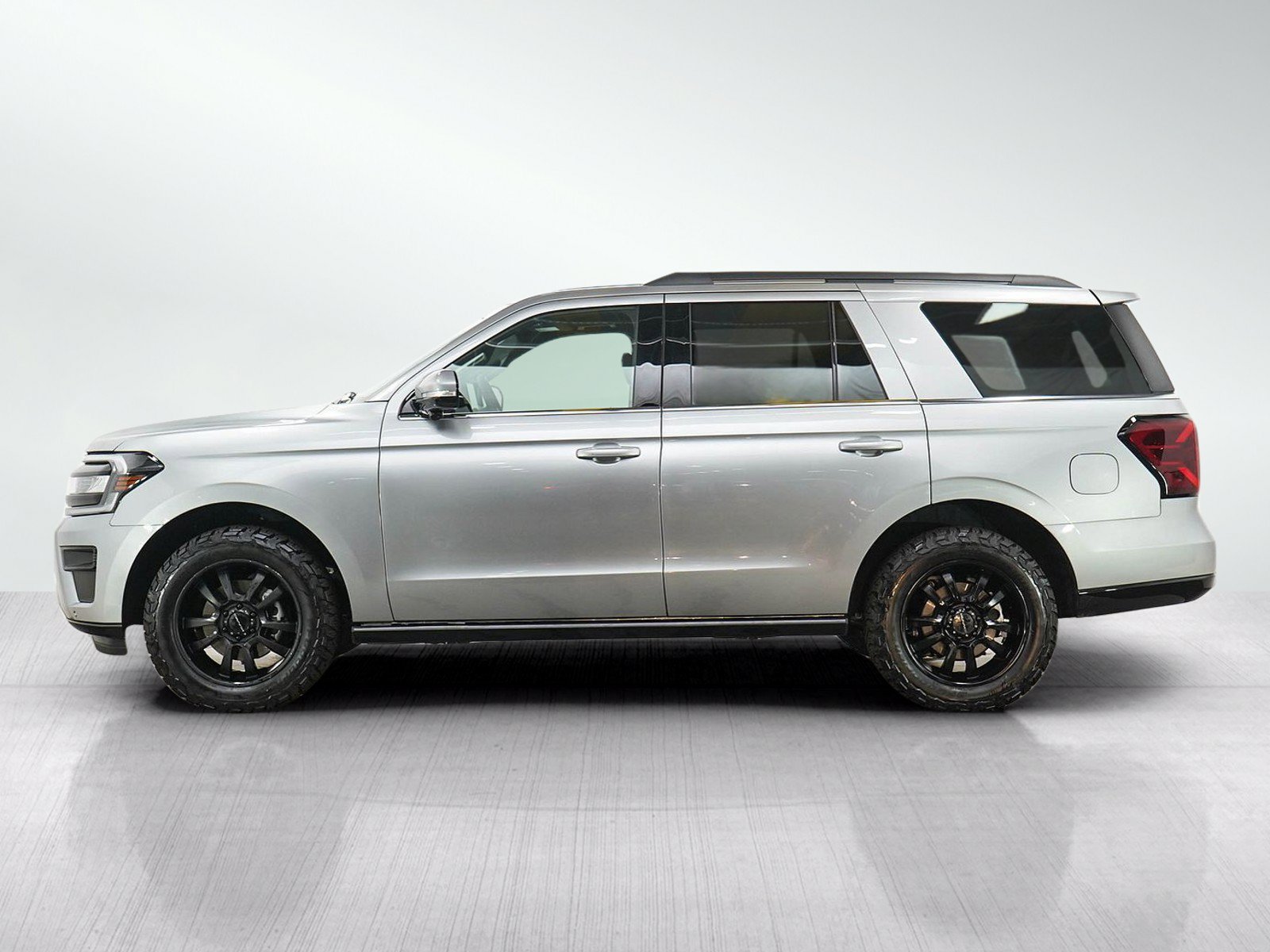 Used 2024 Ford Expedition Limited with VIN 1FMJU2A88REA65053 for sale in Burnsville, Minnesota