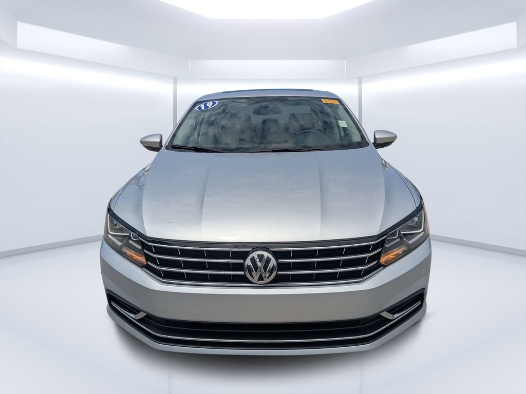Used 2019 Silver Volkswagen 2.0T Wolfsburg image 8
