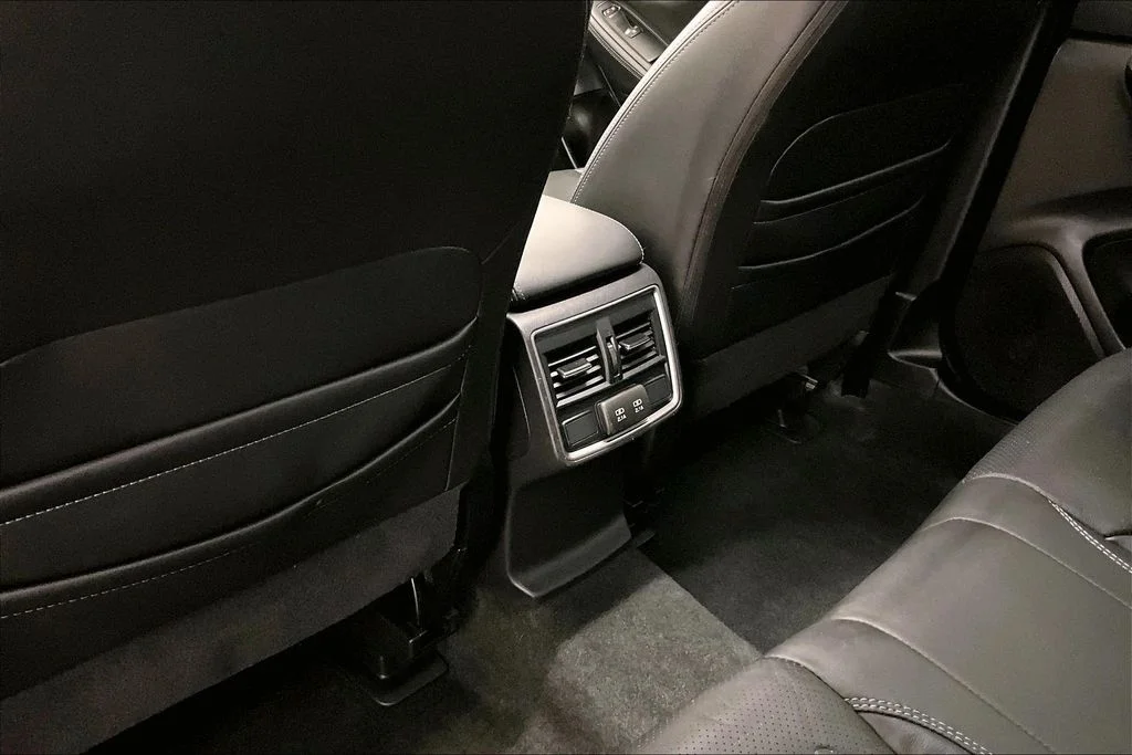 Used 2021 Silver Subaru Limited image 10