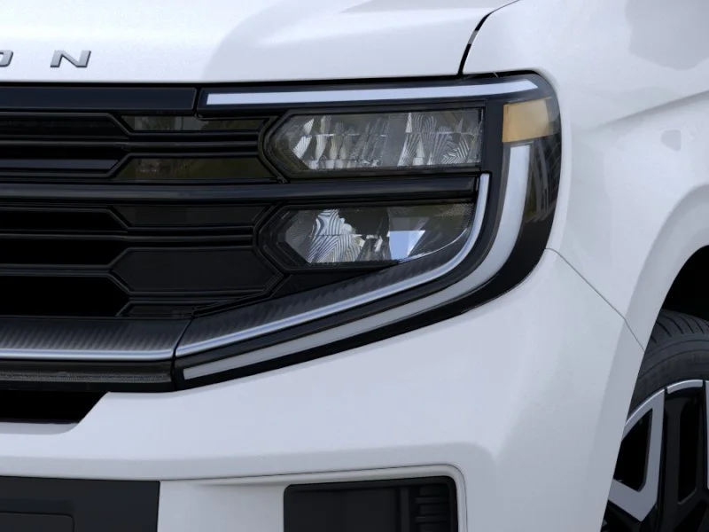 New 2026 Star White Metallic Tri-Coat Ford MAX Platinum® image 18