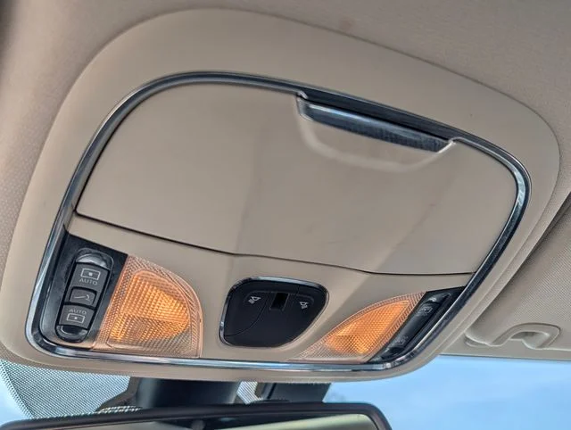 Used 2016 Gray Jeep Limited image 23