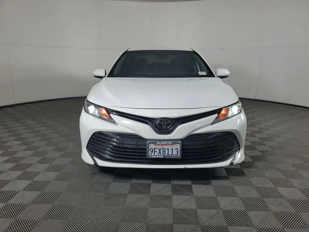 Used 2020 White Toyota LE image 9