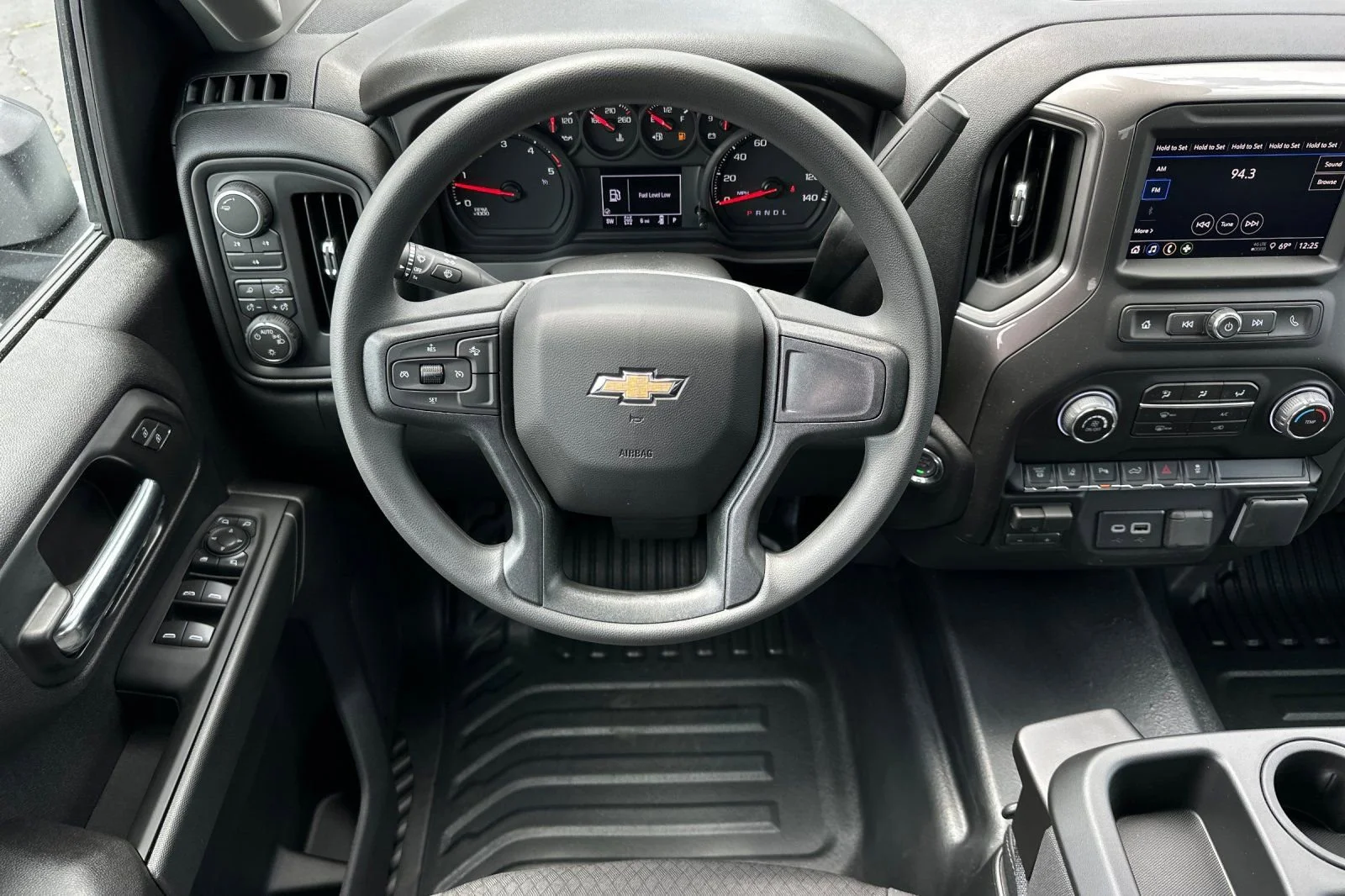 New 2026 Summit White Chevrolet WT image 13