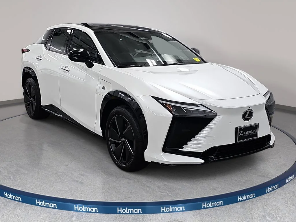 New 2026 Oxygen White Lexus F SPORT AWD image 3